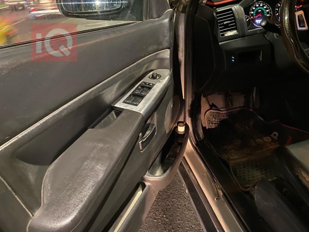 جیپ گراند شیرۆکی